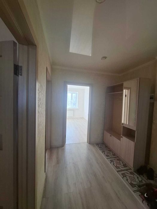 продам трехкомнатную квартиру