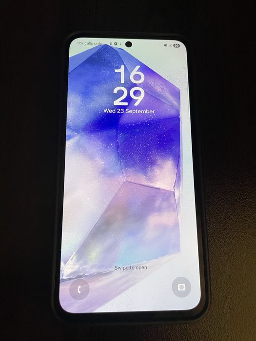 Samsung Galaxy A55 5G 256GB – Работи перфектно, отлична батерия, запазен, леки следи от употреба, 5G, Dual SIM