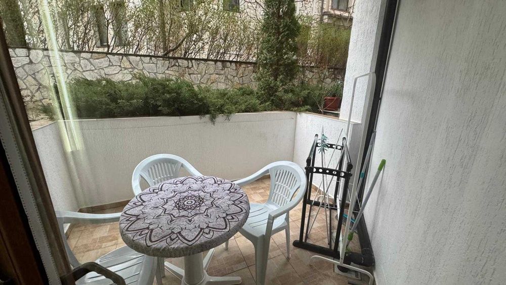 Едностаен апартамент на втора линия над яхтеното пристанище