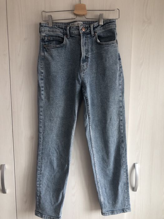 Vând blugi Stradivarius mom slim