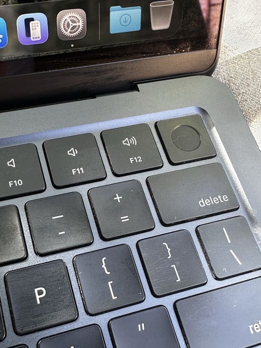 Macbook air m3 8/256