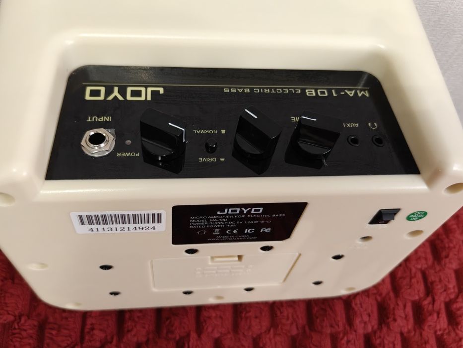 Продам басовую колонку Joyo MA-108