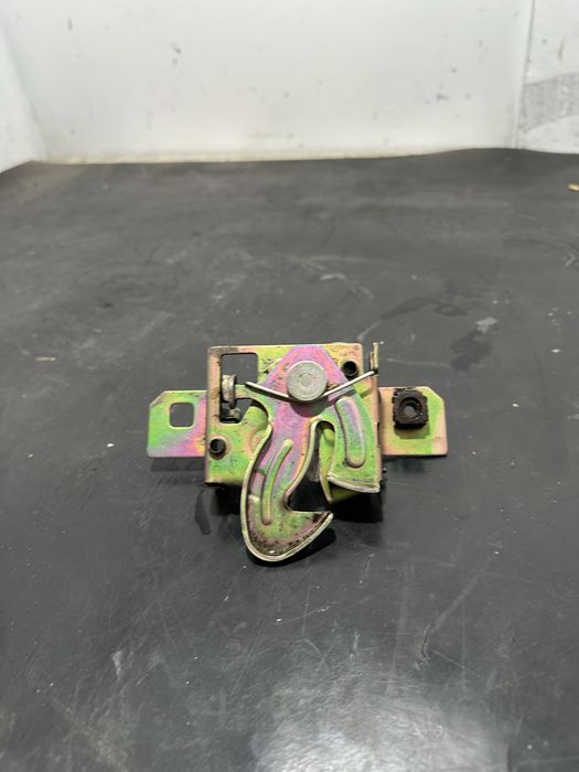 Broasca incuietoare capota Volkswagen Vw Sharan 2001-2007 | 7M0823509