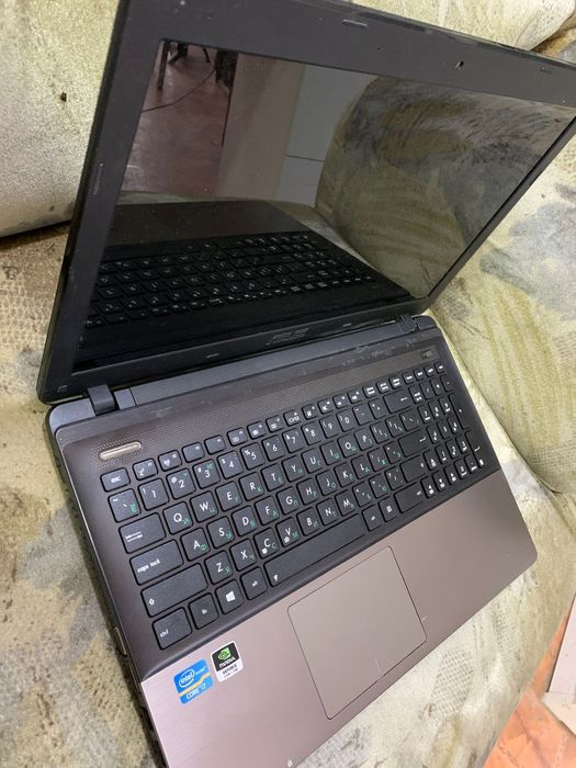 Продам ноутбук Asus i7