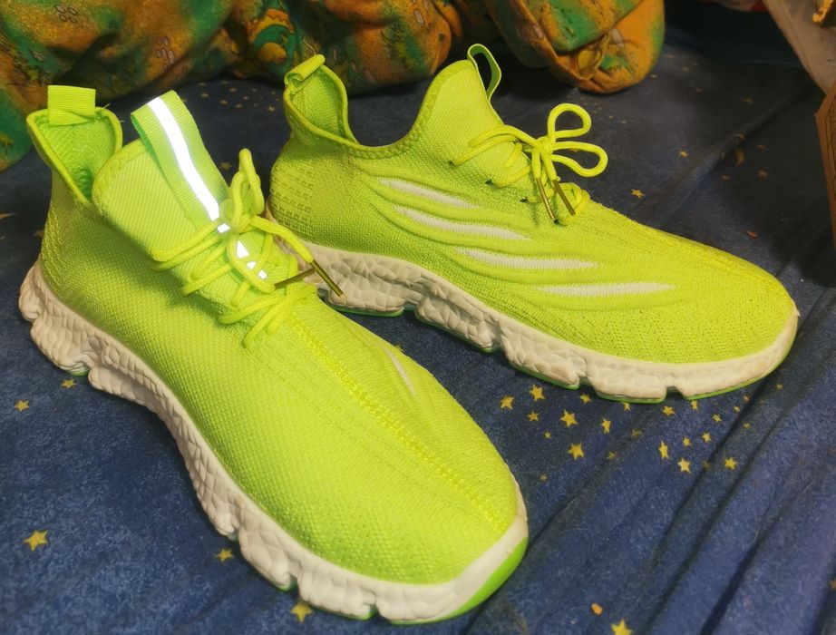 Adidași sport neon verde mărimea 44 – comozi și moderni