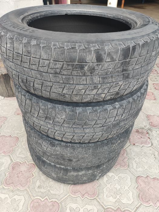 Зимние шины 215/60/17