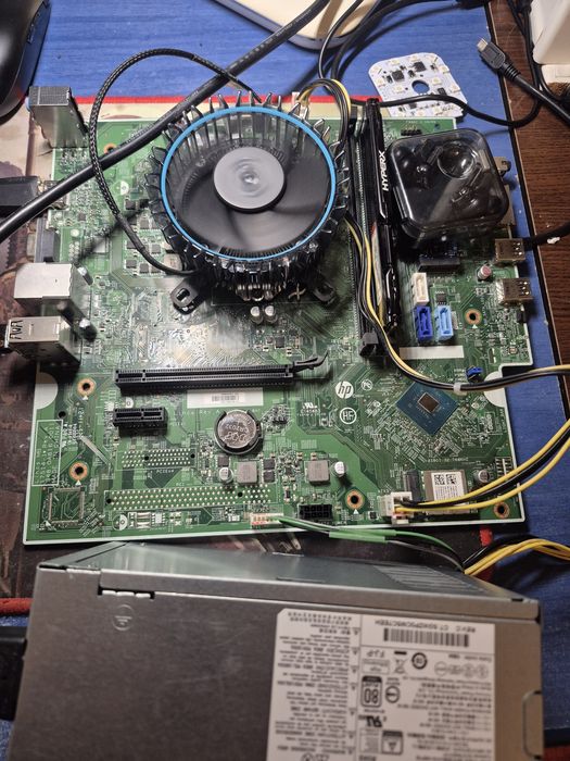 Kit pc hp placa de baza + i3 8100 + sursa