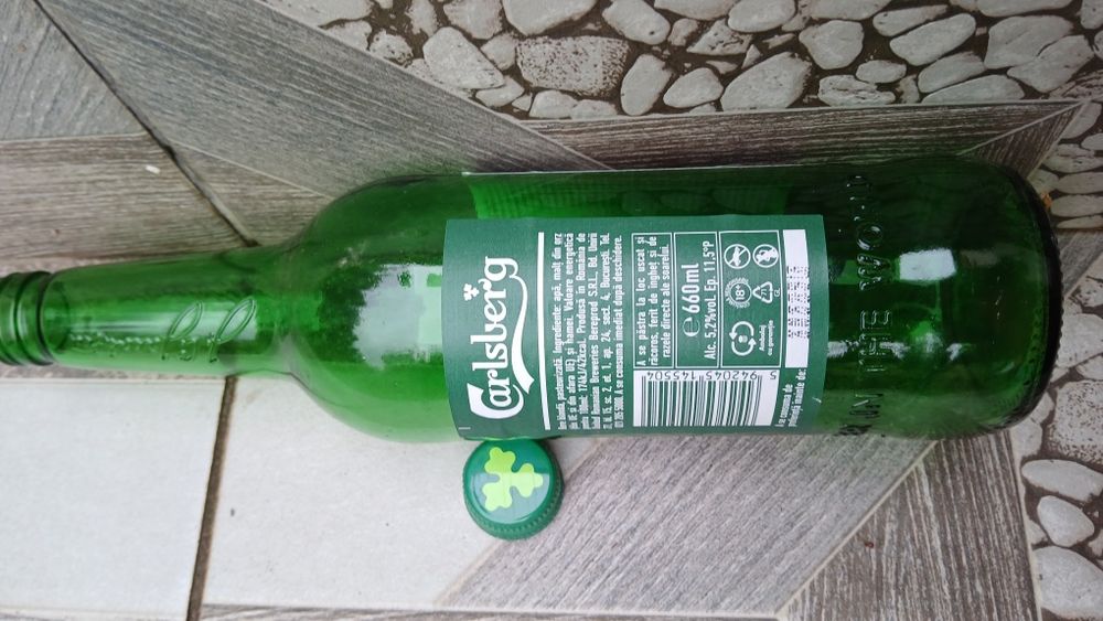 Sticle de 2 L si de 660 ml .