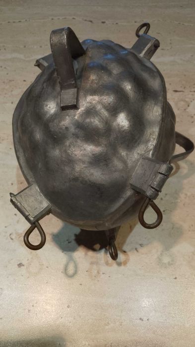 Forma metalica mare pentru oua de ciocolata Paste-piesa rara