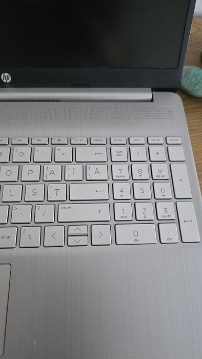 Laptop HP 15s — AMD Ryzen 3 5300U, 12GB RAM, SSD, Windows 11 — STARE de functionare  excelenta