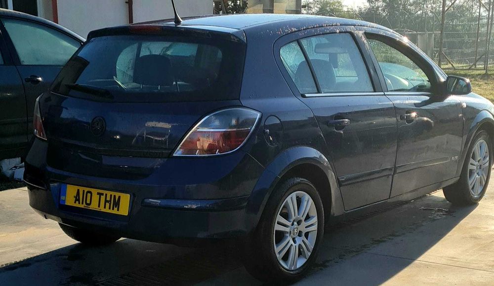 Dezmembrez / Dezmembrari / Piese / Accesorii Opel astra H,1.7 DTH