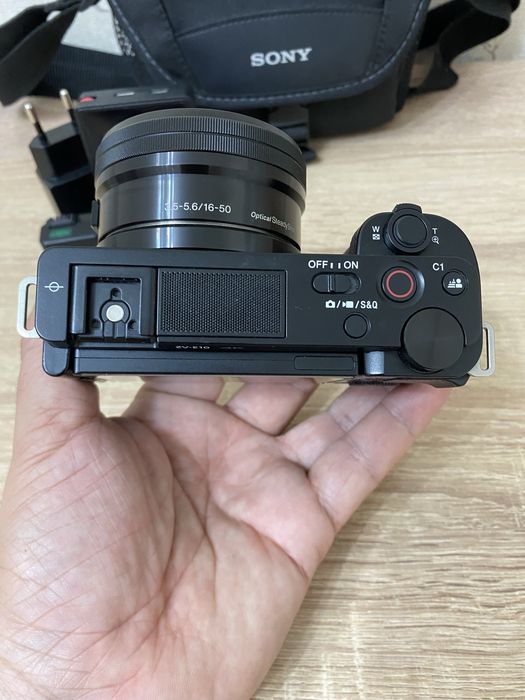 Продам Sony ZV-E10 c 16-50mm