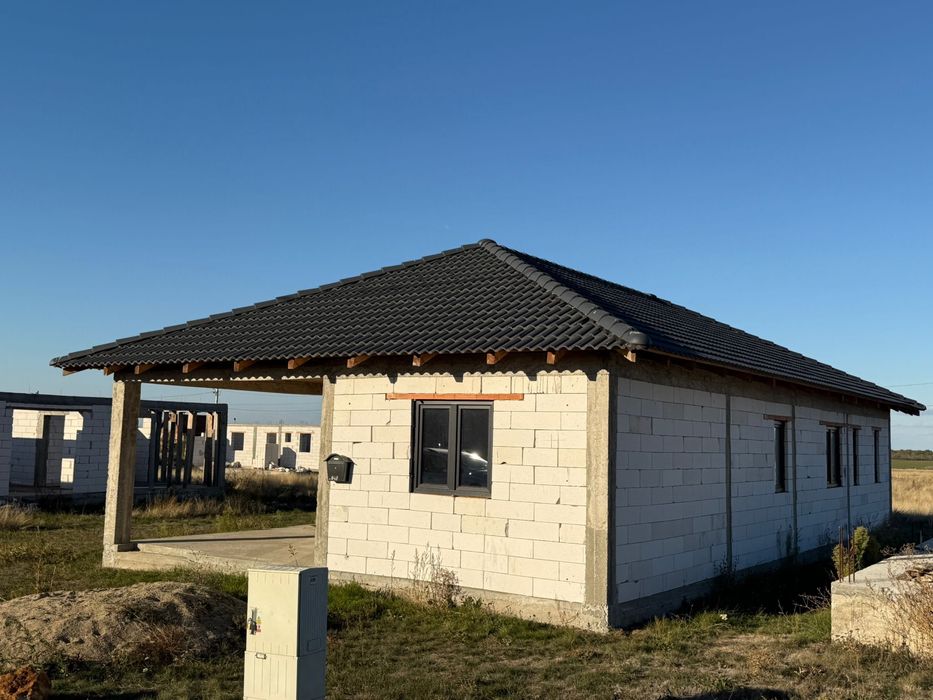 Casa de vanzare in cartierul nou din Alunis, com. Frumuseni