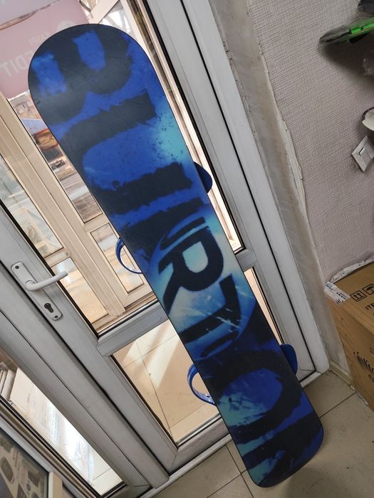 Сноуборд с креплениями