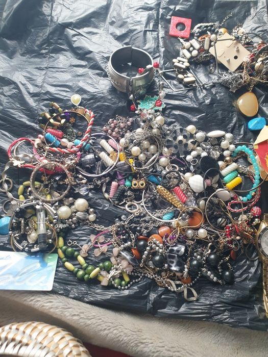 Lănțișoare de argint monede și mărgele