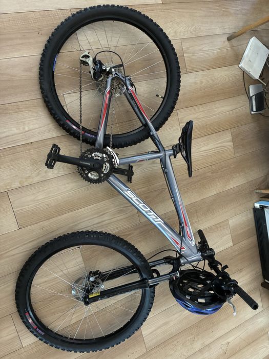 Vand doua bicivlete Cannodale si Scott