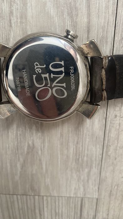 Продам часы  в хорошем состояние