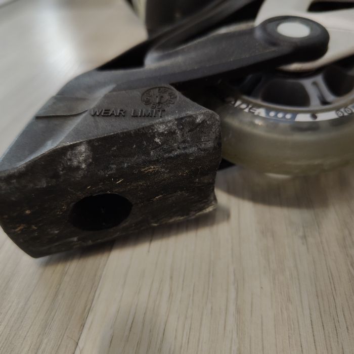 Vând role marime 43