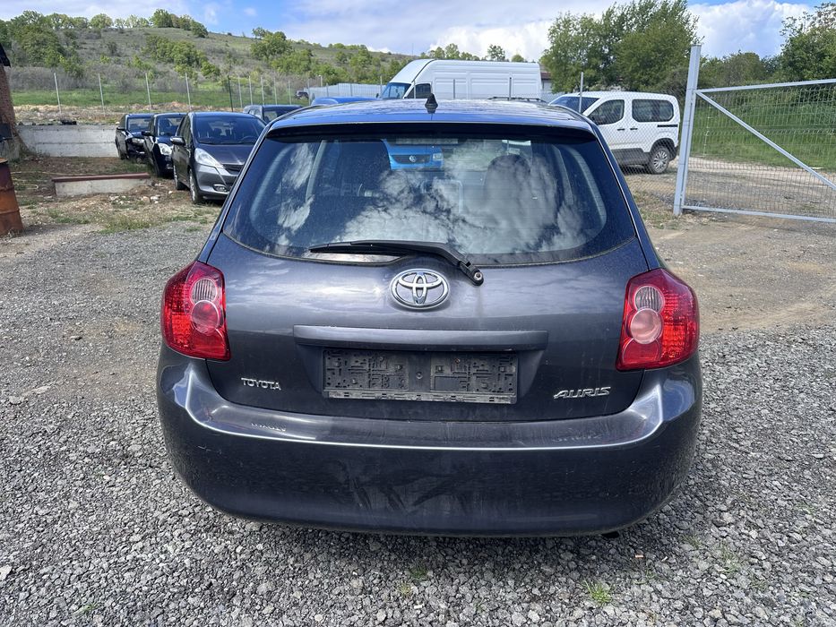 Тойота Аурис / Toyota Auris 1.4 На части