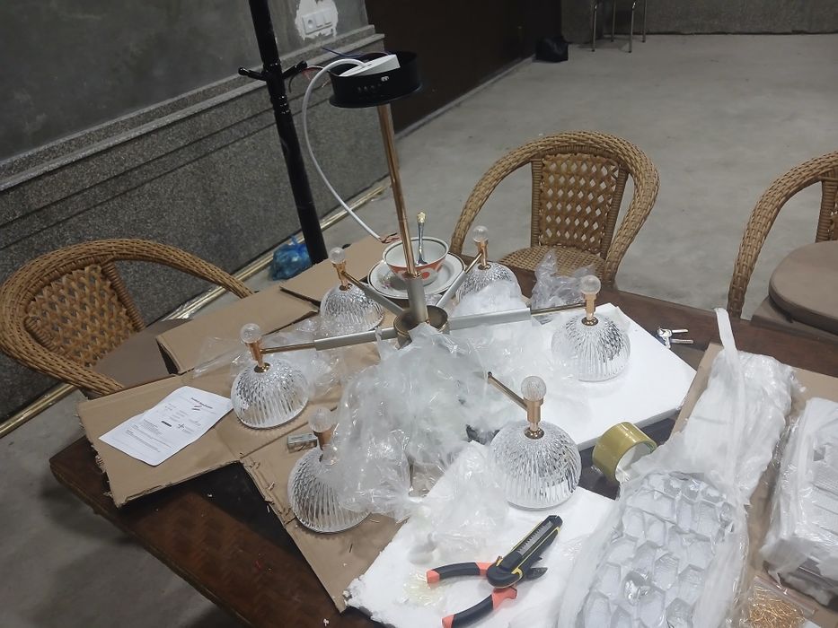 Lustra yigish ustanovka qilish. Razetka avtamat almashtirip beraman