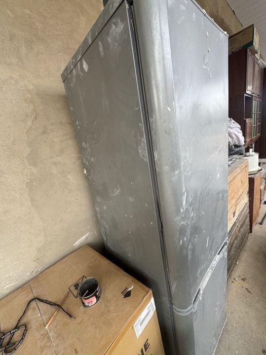 Холодильник indesit