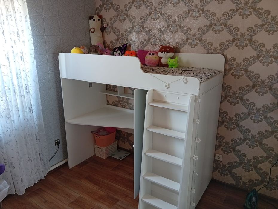 Продам кровать  чердак