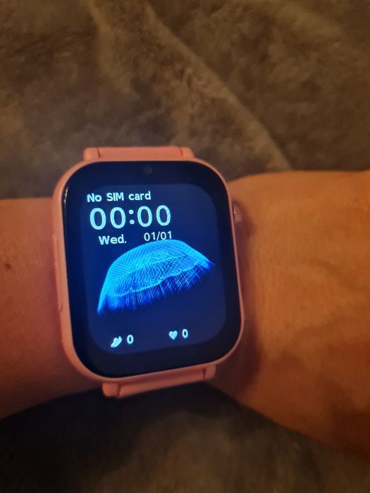 Vand ceas smart pentru copii si nu numai.