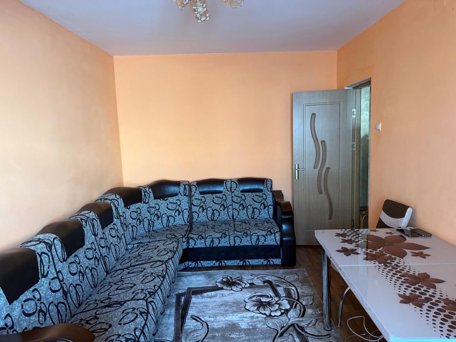 Vand apartament , 2 camere fara centrala termica mobilat complet