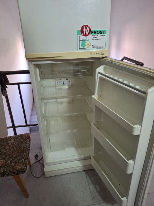 Продаю холодильник