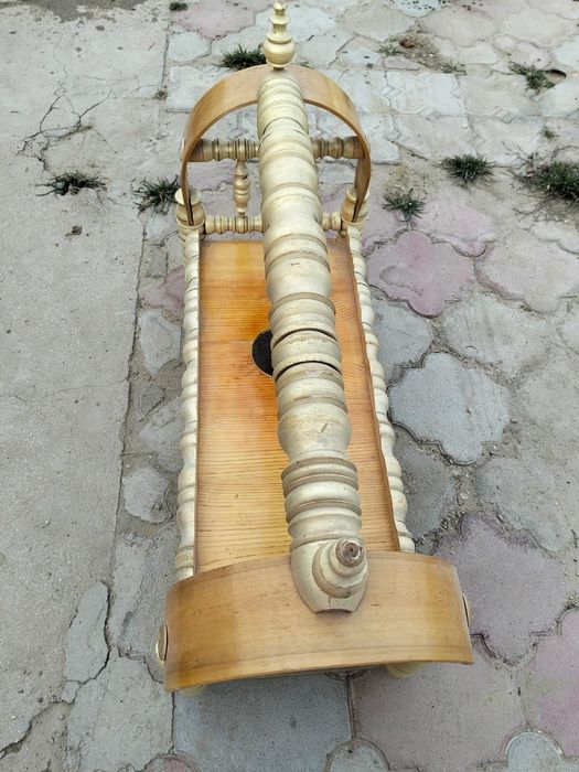 Жаксы жагдайда бесик сатылады