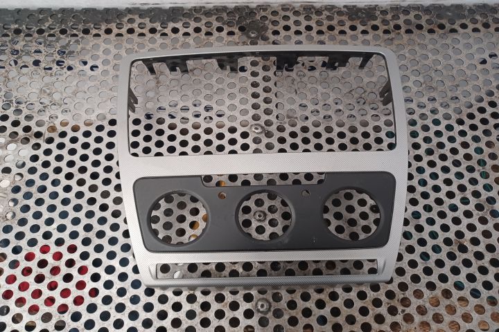 Ornament RAMA BORD Skoda Octavia a 2-a generatie