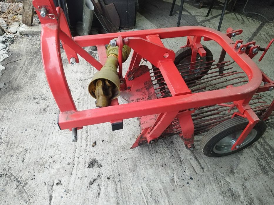 Продавам картофовадачка
