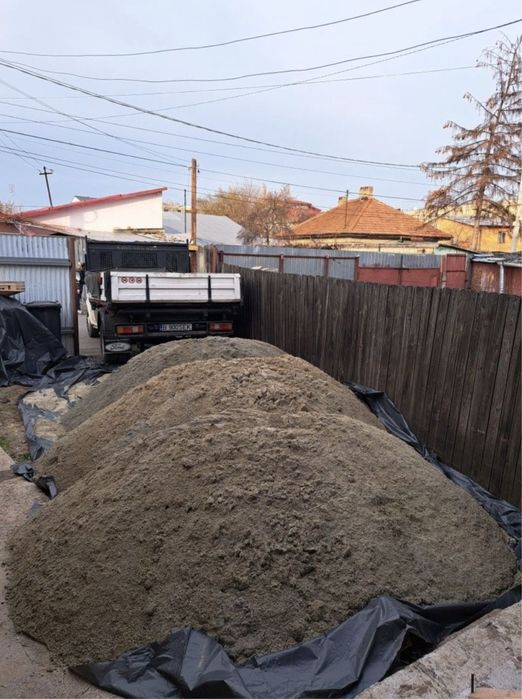 Vand nisip piatra pamant vegetal