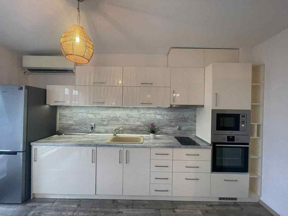 Дава се под наем Тристаен апартамент в Пловдив, Кючук Париж - 100 кв.м за 714 € - Снимка #6