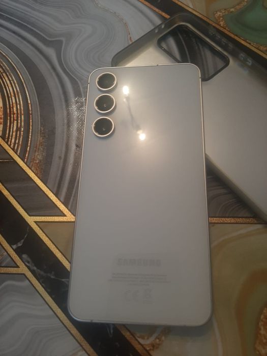 Продам телефон S24 fe