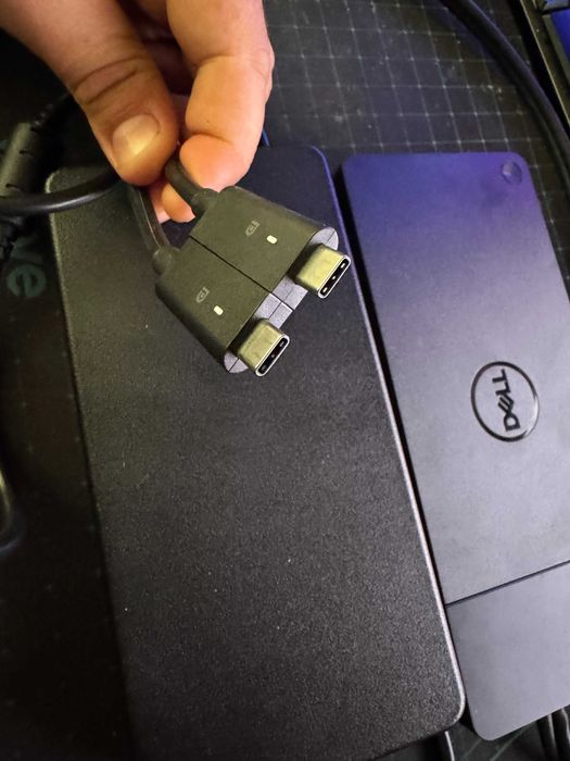 Vând Docking station Dell wd19dcs, USB-C, Gigabit Ethernet