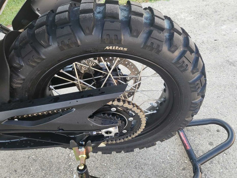 Motocicleta KTM 790 Adventure 2024 & QuickShifter