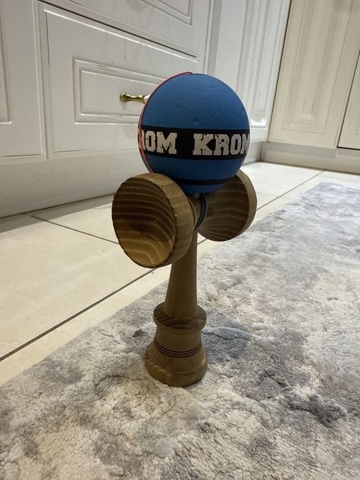 Vand kendama cu dama strogo si cu ken da originz!