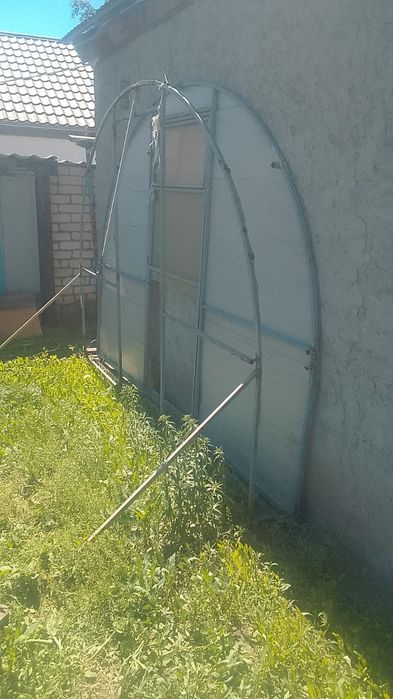 Продам б/у теплицу.
