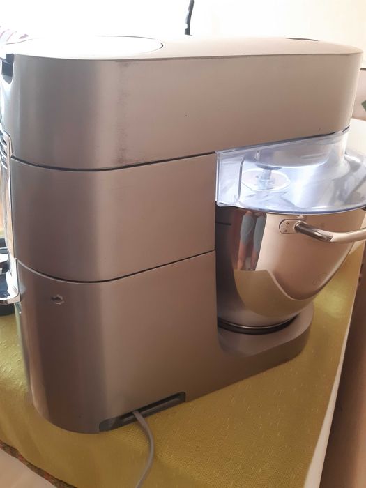 Кухненски робот KENWOOD Chef XL 1700W 6.7L KVL планетарен