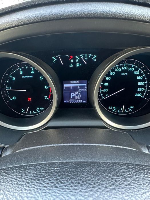 Продам Toyota Land Cruser 200