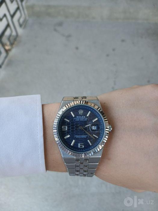 Rolex soat sotiladi