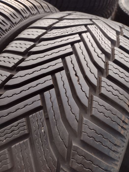 Почти нови 2бр.225/55/16 Michelin A6 dot3418