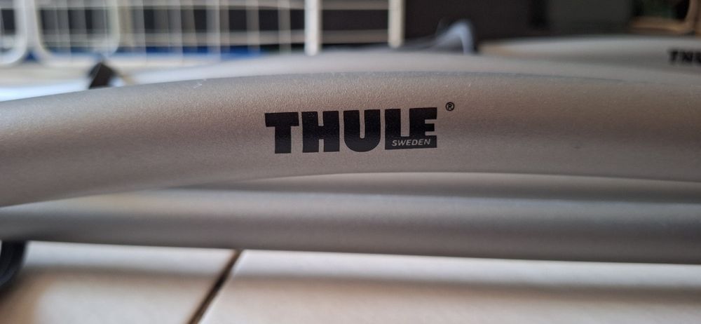 Два броя вело багажници за колела Thule FreeRide 532