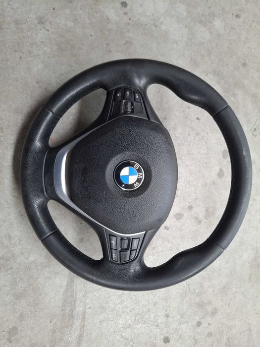 Volan F30 Sport-Line Multifunctional Imbracat in Piele