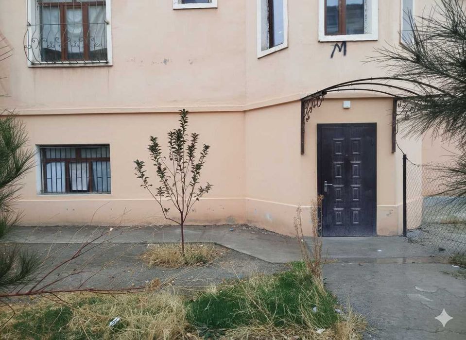 744Продаётся полуподвал 84 кв, ориентир завод Сино