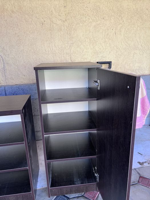 Продаеться тумбочка для прихожий