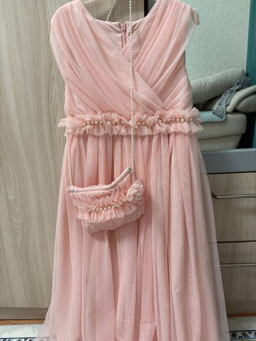 Продам платье  на девочку 6-9 лет, Турция