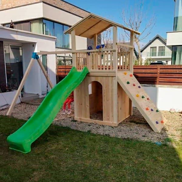 Complex de joaca cu tobogan și leagane