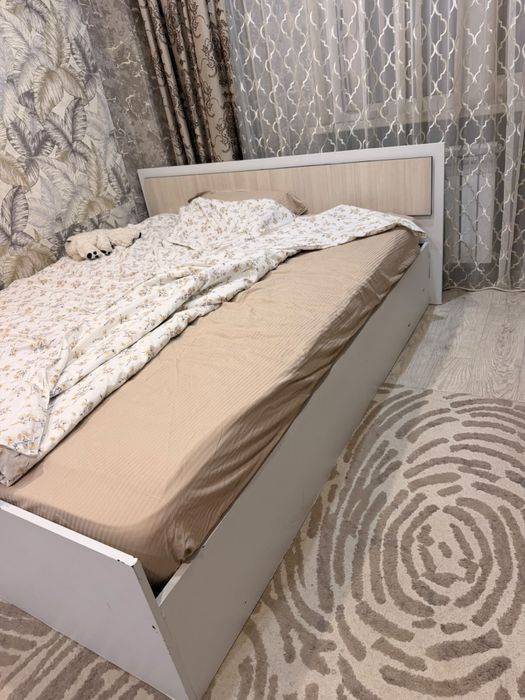 Продам Кровать с матрец 200/160